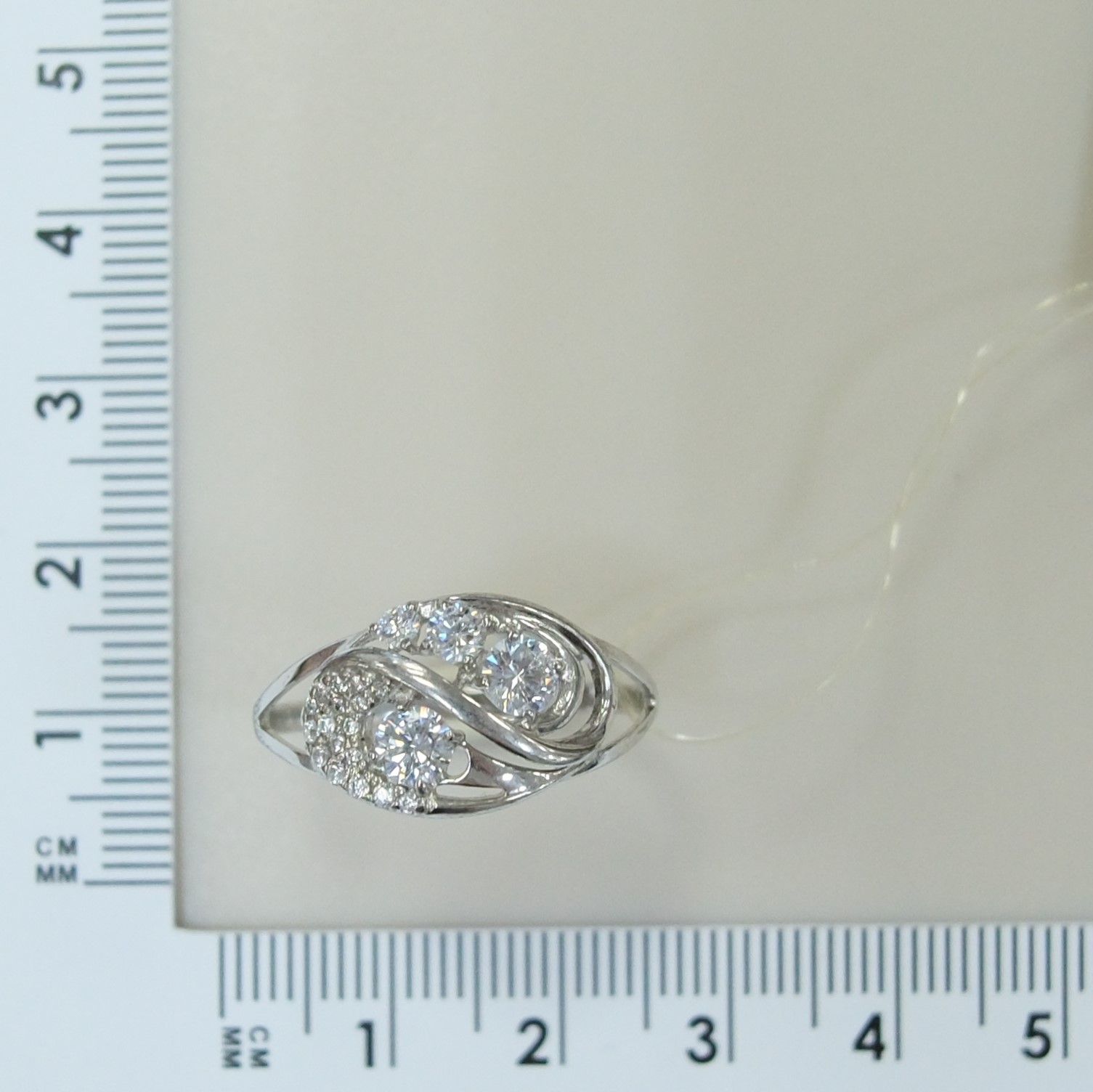 Серебряное кольцо 925 пробы; вставки Россыпь Фианит бесцв.;